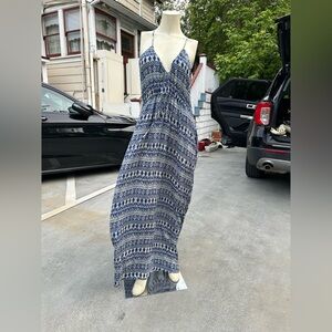 Sleeveless maxi dress with pockets